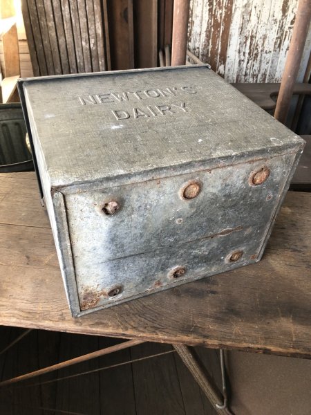 画像12: Vintage Galvanized Metal Dairy Milk Box NEWTON'S (R188)  (12)