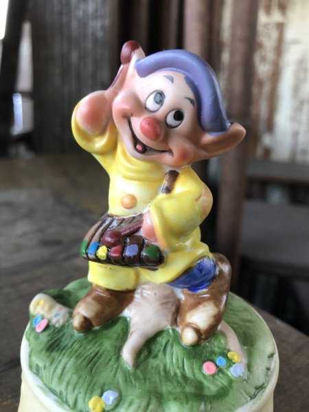 画像8: 80s Vintage Ceramic Figurine Disney Music Box Dopey (R199) (8)
