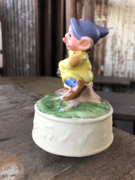 画像3: 80s Vintage Ceramic Figurine Disney Music Box Dopey (R199) (3)