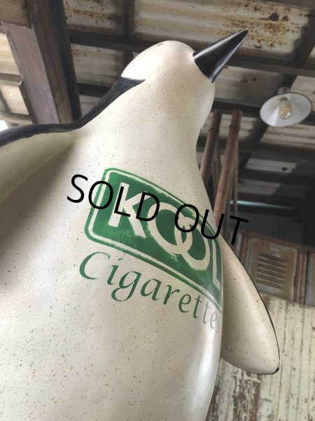 画像14: Vintage Advertising KOOL Tobacco Cigarettes Store Display Willie the Penguin Statue (R232) (14)