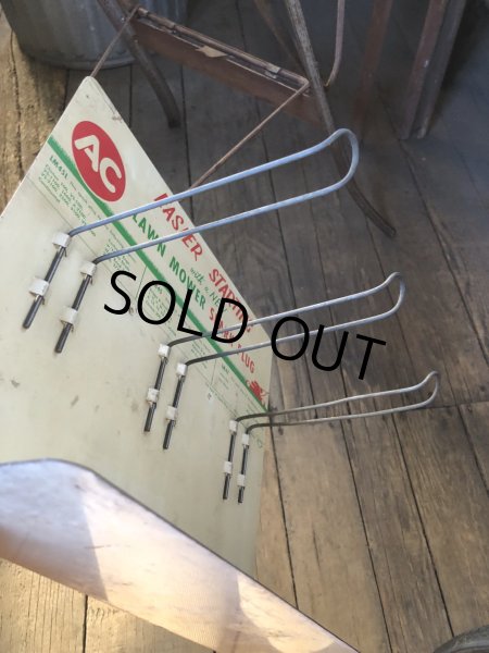 画像11: Vintage AC Spark Plugs AC Lawn Mower Spark Plugs Store Counter Display (R255) (11)