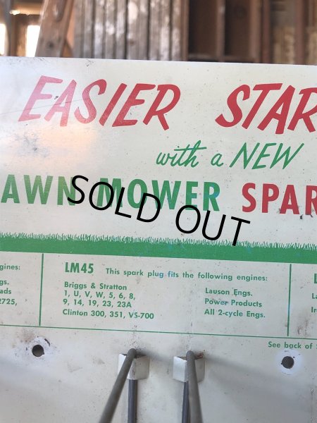 画像16: Vintage AC Spark Plugs AC Lawn Mower Spark Plugs Store Counter Display (R255) (16)