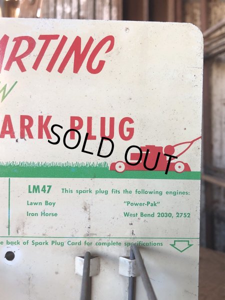 画像18: Vintage AC Spark Plugs AC Lawn Mower Spark Plugs Store Counter Display (R255) (18)