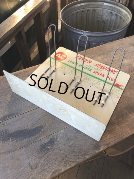 画像5: Vintage AC Spark Plugs AC Lawn Mower Spark Plugs Store Counter Display (R255) (5)