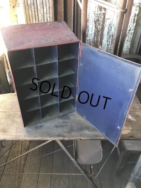 画像8: Vintage AC Spark Plugs Metal Advertising Cabinet Display Case Sign (R257) (8)