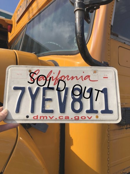 画像1: Original USA California License Plate 7YEV811 (R325) (1)