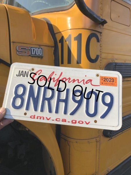 画像1: Original USA California License Plate 8NRH909 (R321) (1)