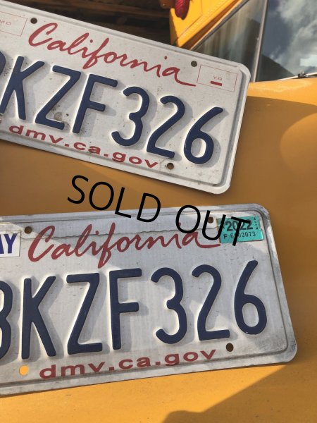 画像2: Original USA California License Plate 8KZF326 SET (R307) (2)