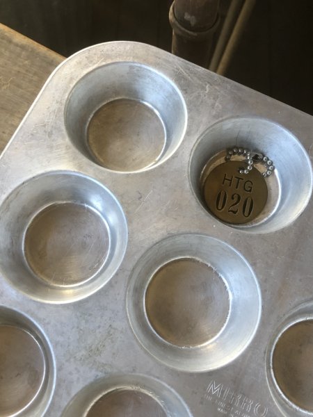 画像2: Vintage USA MIRRO Kitchenware Cupcake Muffin Tin Pan (R416)  (2)
