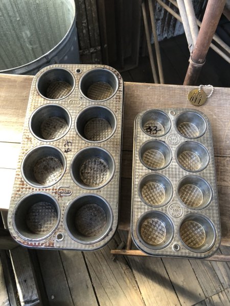 画像2: Vintage USA EKCO Metal Kitchenware Cupcake Muffin Tin Pan (R412)  (2)