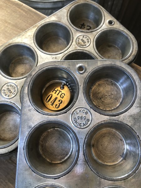 画像2: Vintage USA EKCO Metal Kitchenware Cupcake Muffin Tin Pan (R407)  (2)
