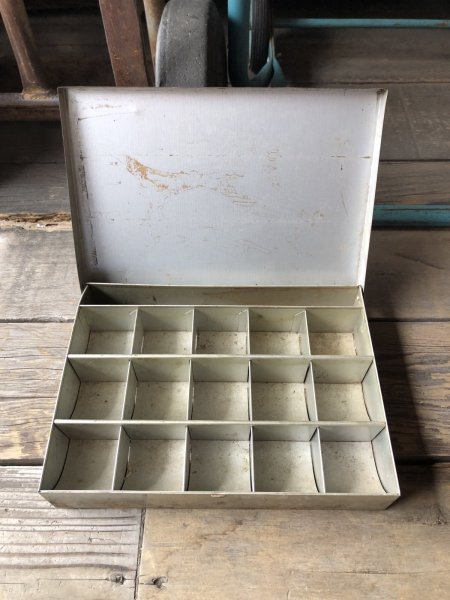 画像3: Vintage Auto-Lite Metal Cabinet (R433) (3)
