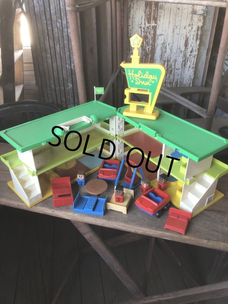 画像2: 70s Vintage Playskool The Familiar Places Holiday Inn Playset (R440) (2)