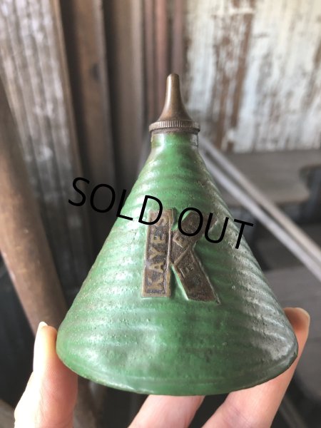 画像1: Antique England Kaye's Handy Thumb Oiler Can (R452) (1)