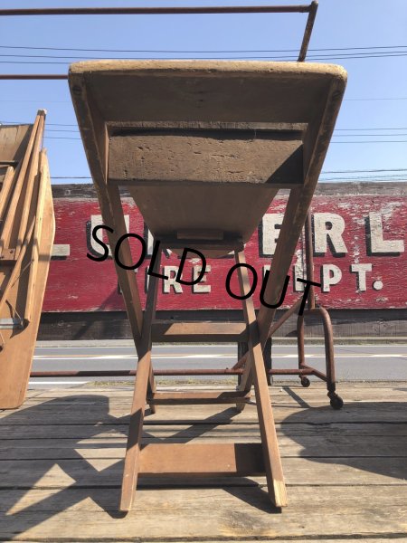 画像7: Vintage American Primitive Wooden Ironing Board Table (B459) (7)