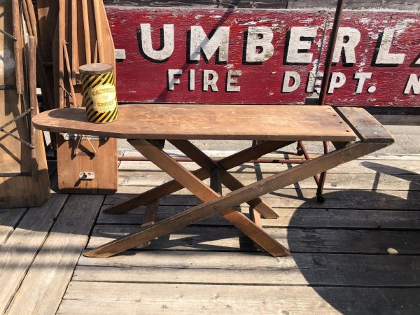 画像1: Vintage American Primitive Wooden Ironing Board Table (B459) (1)