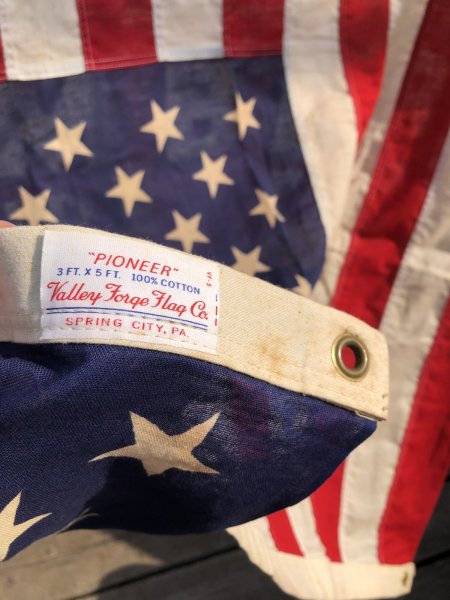 画像2: Vintage United States Flag Valley Forge Flag Company -PIONEER- 50 Stars MADE IN USA  (R489) (2)