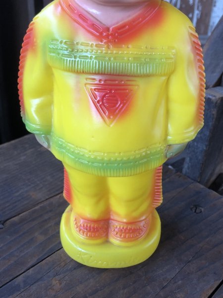 画像9: 60s Vintage Kimmie Native Plastic Coin Bank (R544) (9)