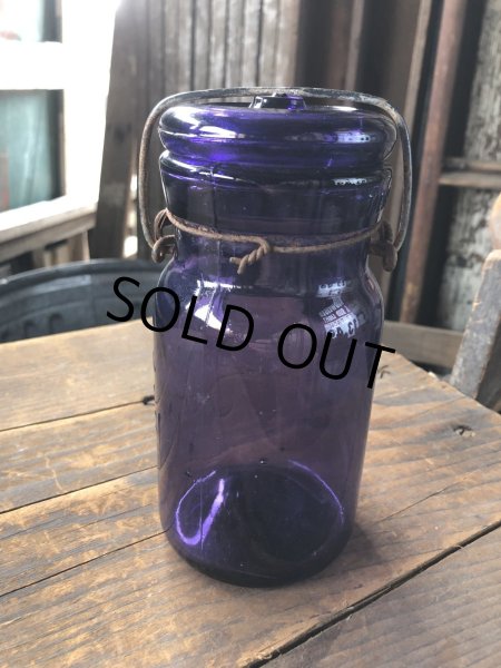 画像2: 10s Era Antique Purple Glass Jar (R573) (2)