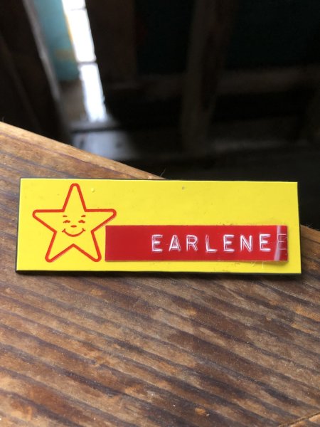 画像2: Vintage Fast Food Restaurant Employee Crew Name Tag Badge " Carl's Jr EARLENE "(R578) (2)