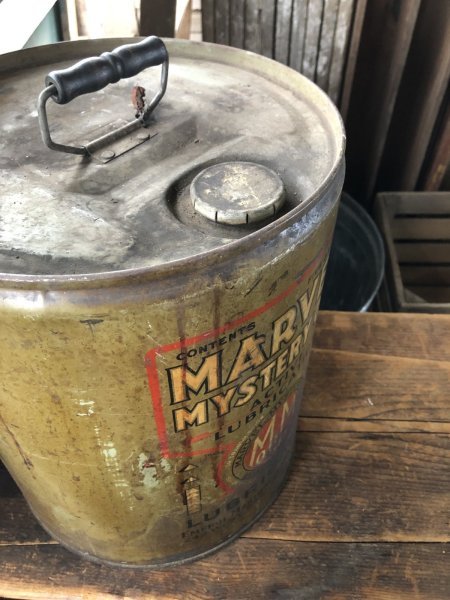 画像10: Vintage Motor Gas Oil 5 Gallon Can MARVEL MYSTERY (R585)  (10)