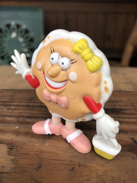 画像2: Vintage IHOP Pancake Kids Meal Toy Betty Buttermilk PVC (R619) (2)