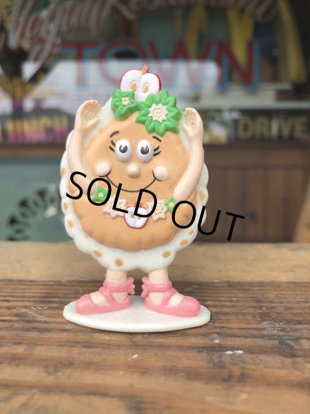 画像1: Vintage IHOP Pancake Kids Meal Toy Cynthia Cinnamon Apple PVC (R618) (1)