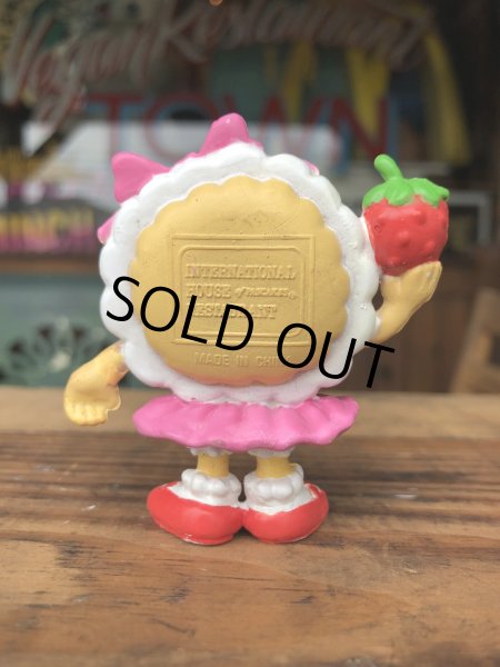 画像3: Vintage IHOP Pancake Kids Meal Toy Susie Strawberry PVC (R623) (3)