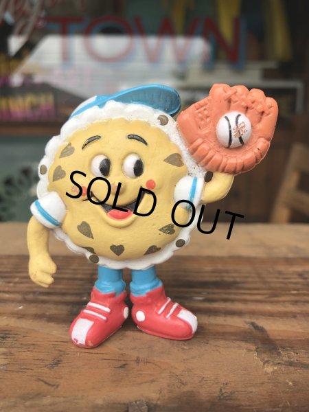 画像1: Vintage IHOP Pancake Kids Meal Toy Chocolate Chip Charlie PVC (R622) (1)