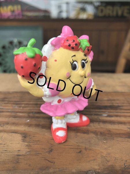 画像2: Vintage IHOP Pancake Kids Meal Toy Susie Strawberry PVC (R623) (2)