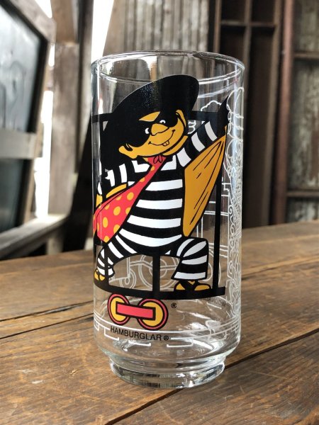 画像2: 70s Vintage Glass McDonaland Collector Series Hamburglar (R659) (2)