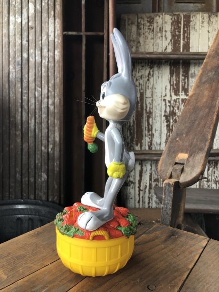 画像2: 70s Vintage R.Dakin W/Bank Figure Looney Tunes Bugs Bunny (R729)  (2)