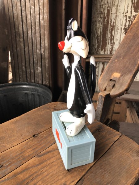 画像2: 70s Vintage R.Dakin W/Bank Figure Looney Tunes  Sylvester (R728)  (2)