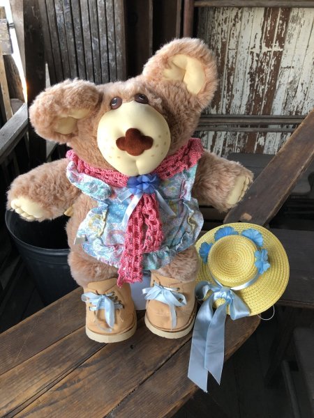 画像2: 80s Vintage Hattie Furskin Bear Plush Doll Coleco (R769)  (2)
