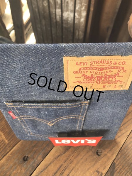 画像19: 70s Vintage LEVI'S Advertising Store Counter Display Sign (R801) (19)