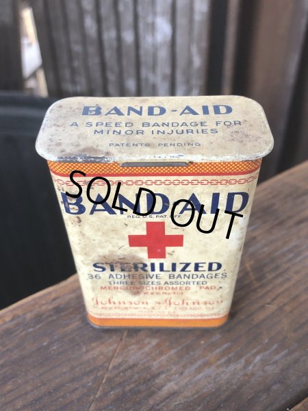 画像1: Vintage Johnson & Johnson Band-Aid Can Strilised (R822) (1)