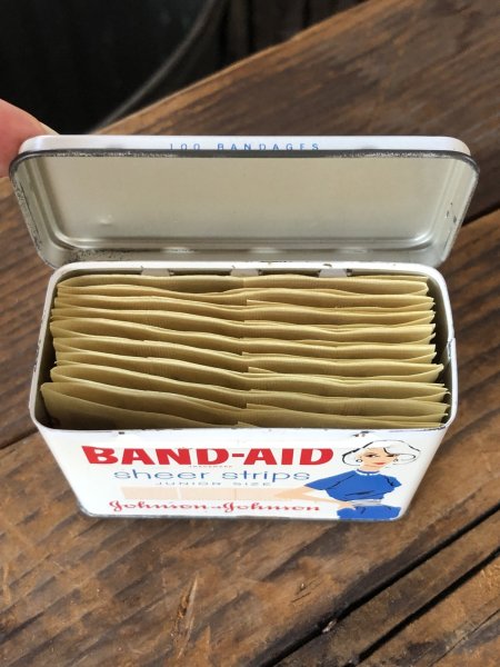 画像2: Vintage Johnson & Johnson Band-Aid Can sheer strips (R821) (2)