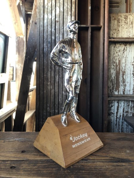 画像2: 50s Vintage JOCKEY MensWear Advertising Store Display Countertop Statue Trophy (R839) (2)