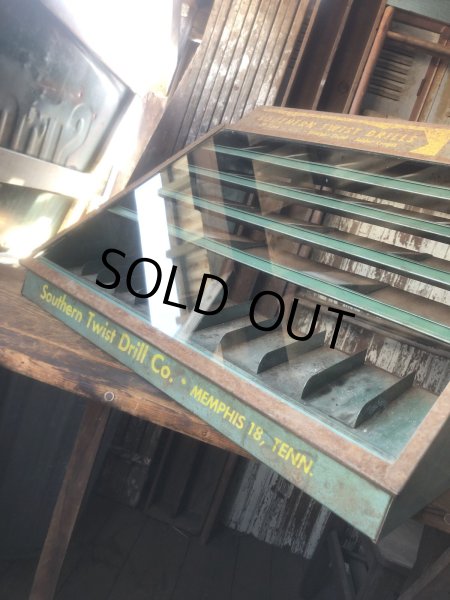 画像33: Vintage Southern Twist Drill Co. Advertising Hardware Store Display Cabinet (R840) (33)