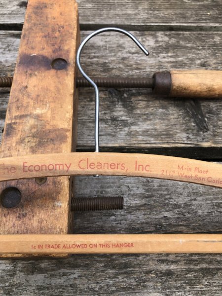 画像1: Vintage USA Advertising Wood Hanger The Economy Cleaners, Inc (R858) (1)