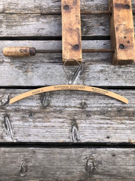画像2: Vintage USA Advertising Wood Hanger NATIONAL CLEANERS (R872) (2)