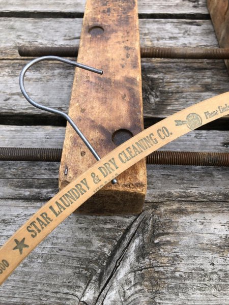 画像1: Vintage USA Advertising Wood Hanger STAR LAUNDRY & DRY LAUNDRY & DRY CLEANING (R867) (1)