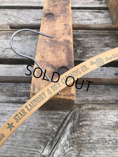 画像1: Vintage USA Advertising Wood Hanger STAR LAUNDRY & DRY LAUNDRY & DRY CLEANING (R867) (1)