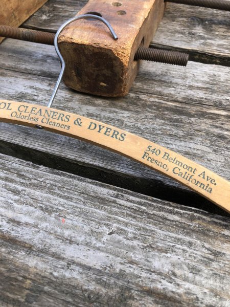画像3: Vintage USA Advertising Wood Hanger CAPITOL CLEANERS &DYERS (R866) (3)
