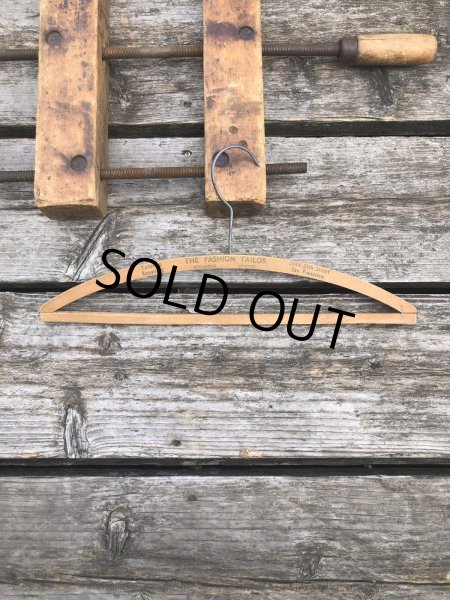 画像2: Vintage USA Advertising Wood Hanger THE FASHION TAILOR (R856) (2)