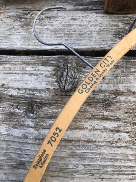 画像3: Vintage USA Advertising Wood Hanger GOLDEN CITY (R869) (3)