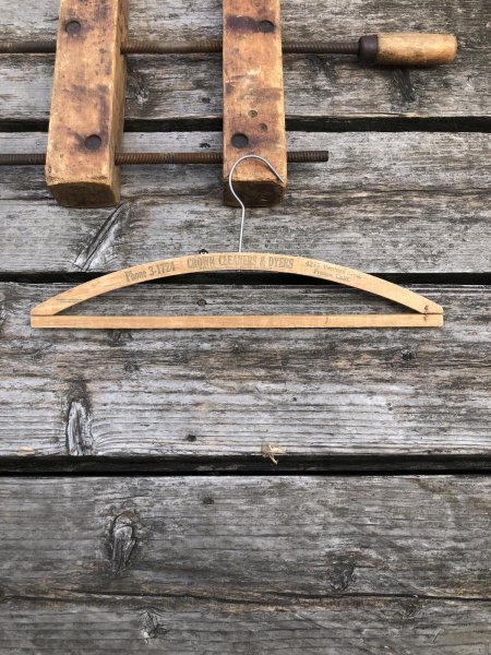 画像2: Vintage USA Advertising Wood Hanger CROW CLEANERS & DYERS CLEAN CLEANERS (R861) (2)