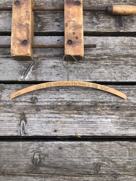 画像2: Vintage USA Advertising Wood Hanger Red Star Lanndry & Dry Cleaning (R873) (2)