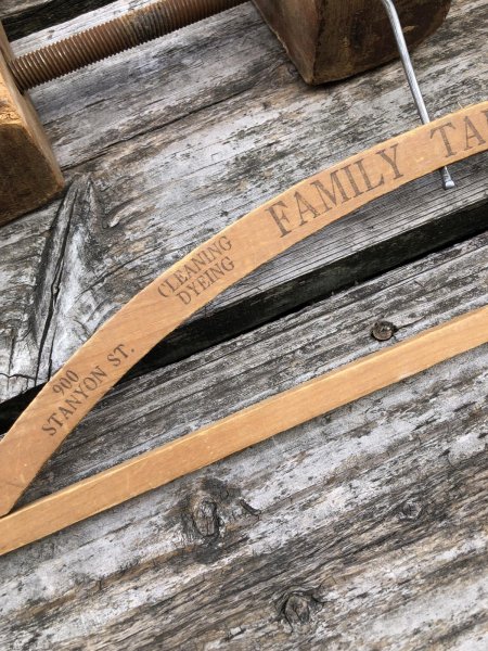 画像3: Vintage USA Advertising Wood Hanger FAMILY TAILOR (R855) (3)