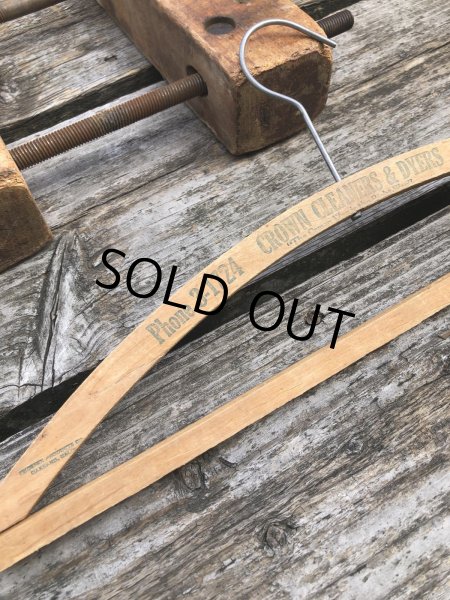 画像3: Vintage USA Advertising Wood Hanger CROW CLEANERS & DYERS CLEAN CLEANERS (R861) (3)